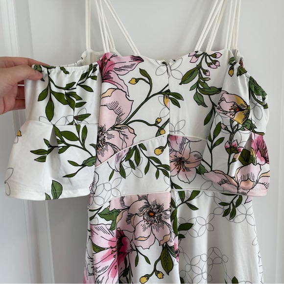 Guess floral romper size small - Picture 10 of 11